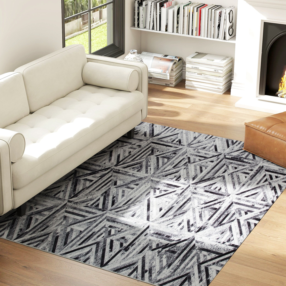 HOMCOM Modern Area Rug, Triangle Pattern Non-Slip Washable Rug, Chenille Floor Carpet for Living Room, Bedroom, Dining Room, Home Office, 230 x 160 cm, Black