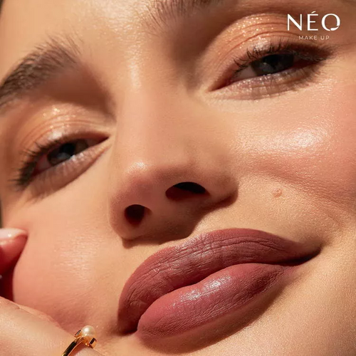 Neo Makeup Intense Serum Lip Oil with Color No. 02 Rose Nude 4.5ml