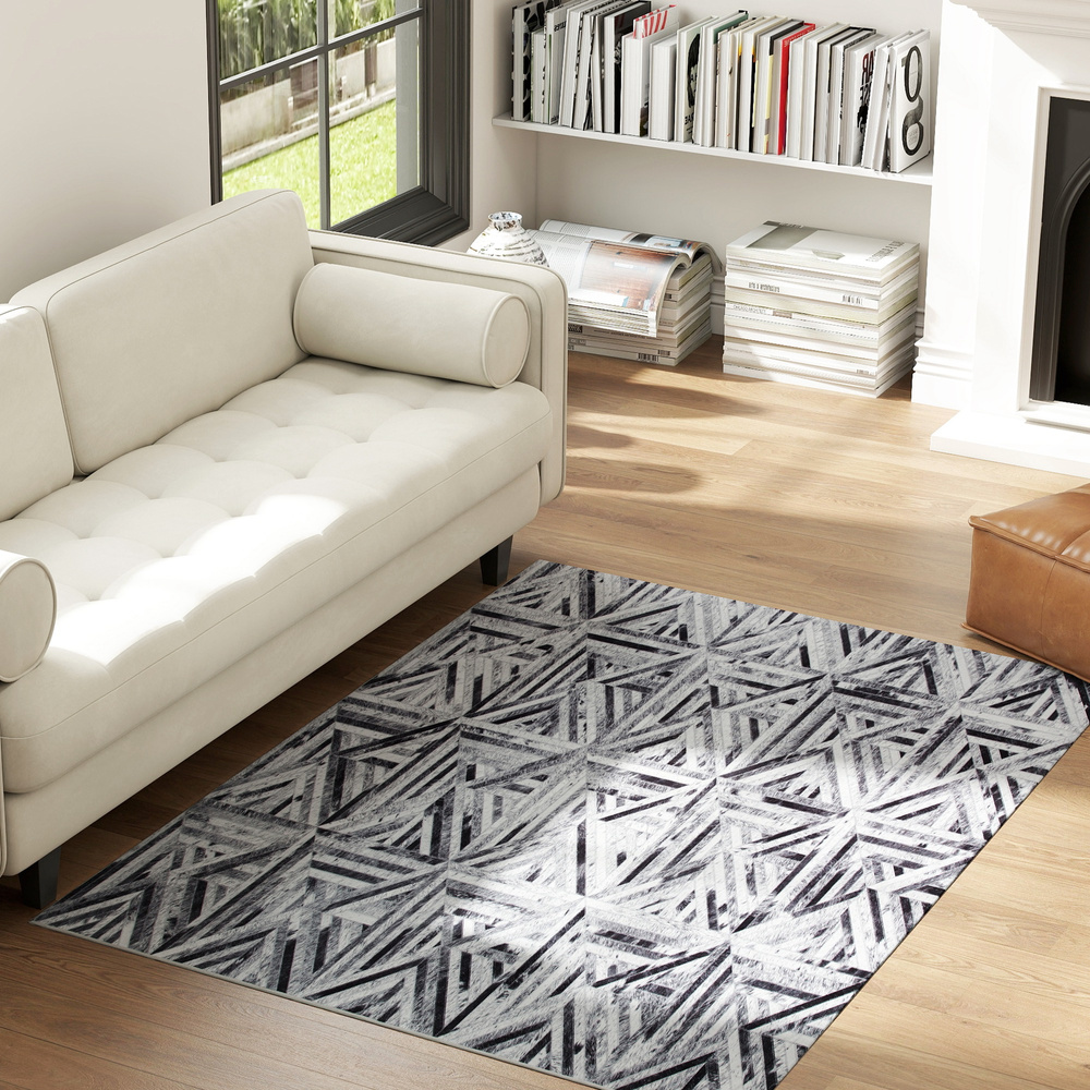 HOMCOM Modern Area Rug, Triangle Pattern Non-Slip Washable Rug, Chenille Floor Carpet for Living Room, Bedroom, Dining Room, Home Office, 170 x 120 cm, Black