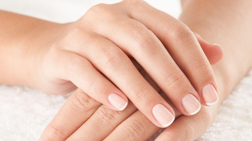 Eveline Nail Therapy Professional 6in1 Care & Colour Salon Effect Total Action Shimmer Pink 5ml