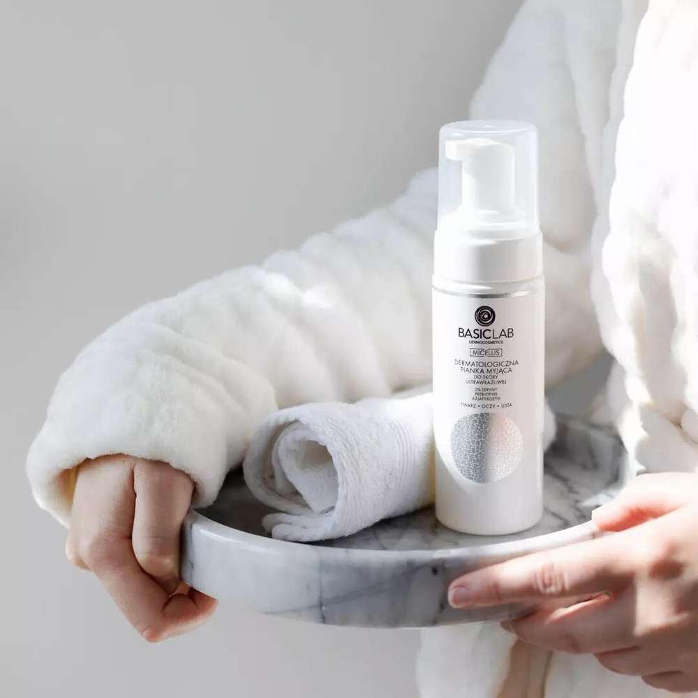 BasicLab Micellis Dermatological Cleansing Foam 2% Serine Prebiotics Asiaticoside for Ultrasensitive Skin 150ml