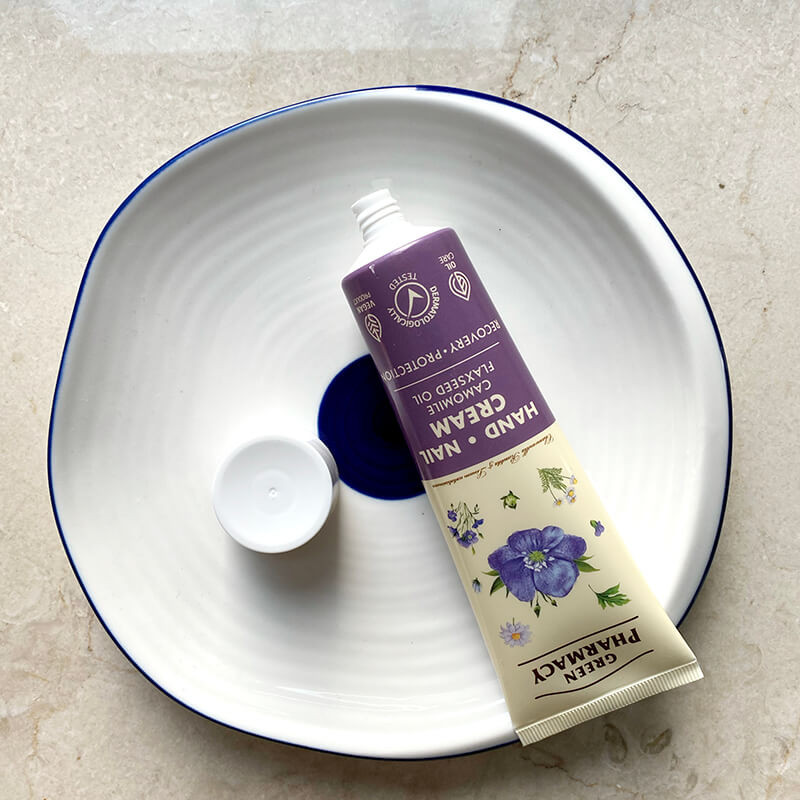 Green Pharmacy Regenerujący Krem do Rąk i Paznokci Rumianek i Olej Lniany 100ml