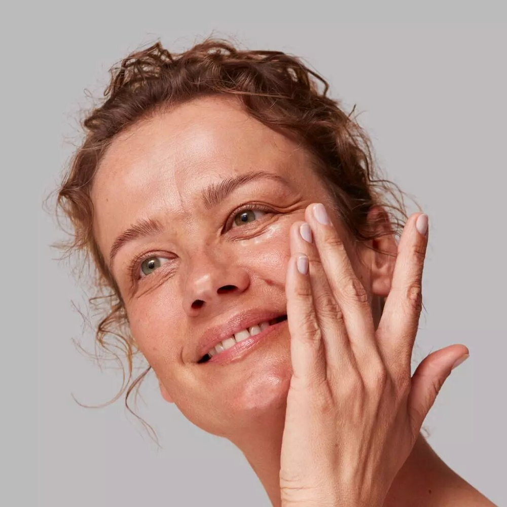 BasicLab Krem Aktywnie Stymulujący pod Oczy z 3% Aminokwasem Odbudowa i Ujędrnienie dla każdego Rodzaju Skóry na Noc 18ml