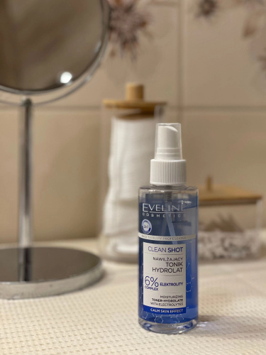 Eveline Face Therapy Professional Clean Shot Nawilżający Tonik-Hydrolat 6% Kompleks Elektrolitów dla Każdego Rodzaju Skóry 150ml