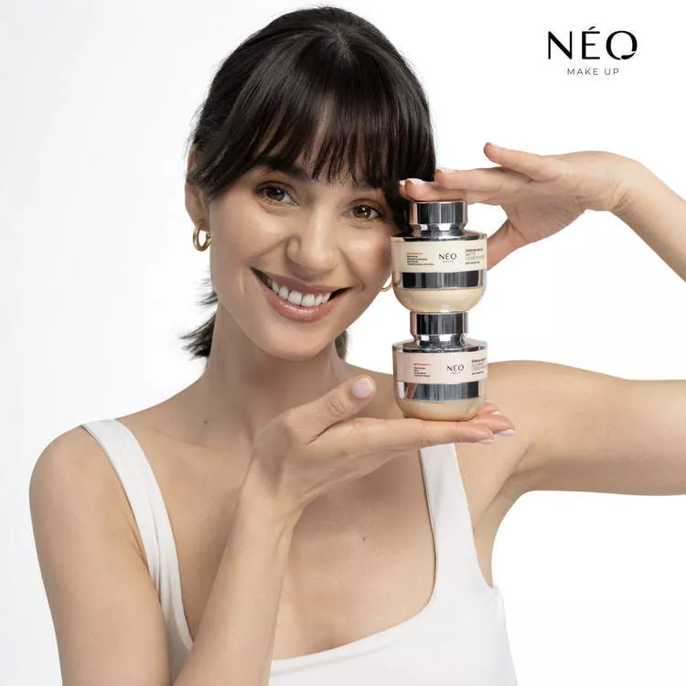 Neo Makeup Intense Serum Line Rozświetlający Puder Sypki z Dodatkiem Złotych Drobinek Transparent 10g