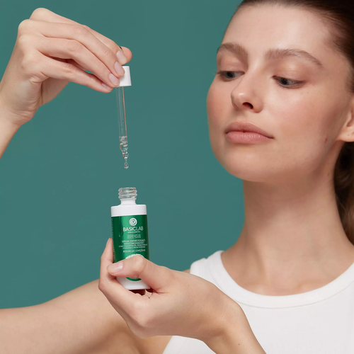 BasicLab Serum Zmniejszające Niedoskonałości z Niacynamidem 5% Redukcja i Zwężenie na Dzień i na Noc 30ml