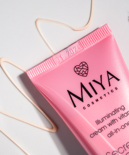 Miya SecretGLOW Illuminating Cream with Vitamins for All Skin Types 30ml