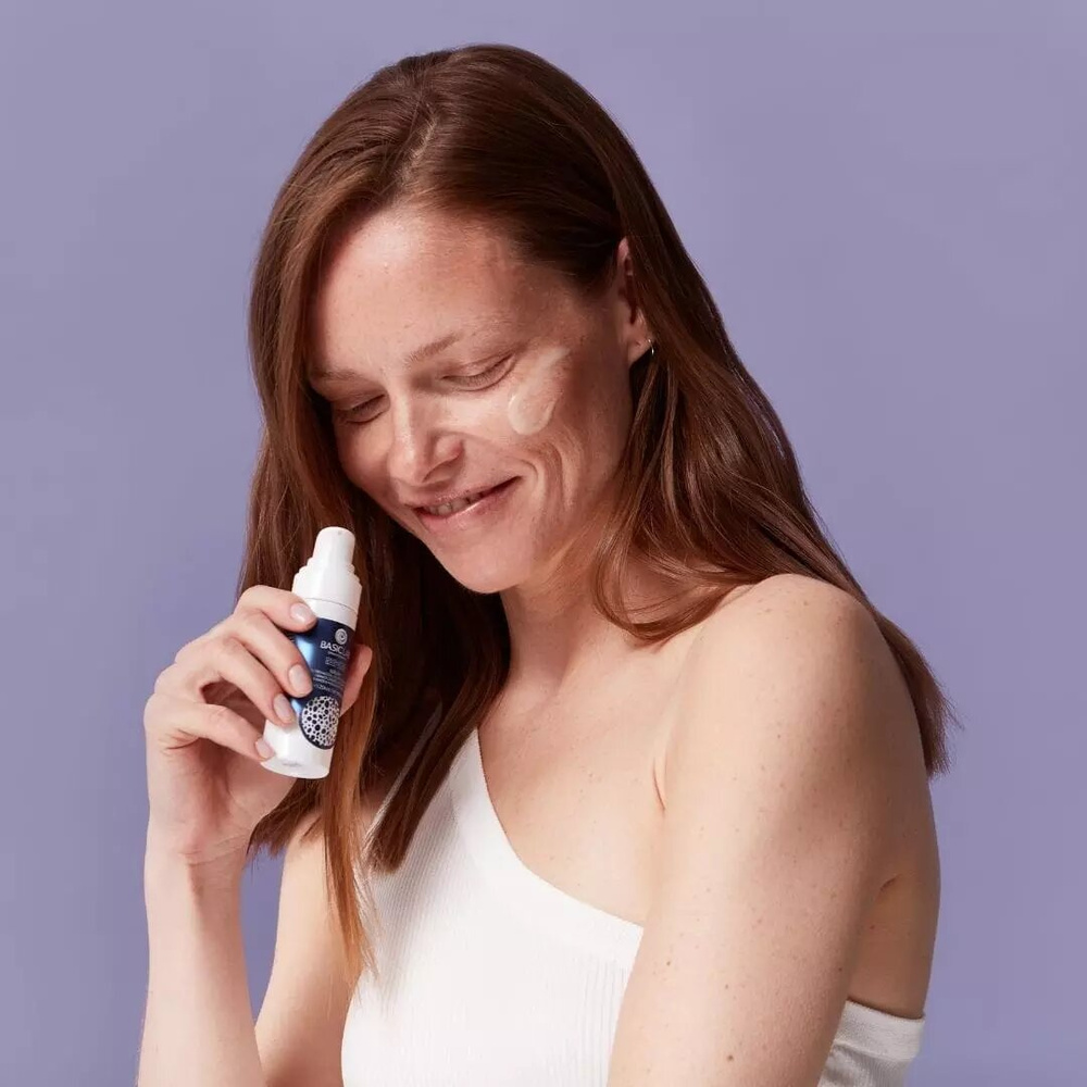 BasicLab Serum z Trehalozą 10% i 5% Peptydem Nawilżenie i Wypełnienie na Dzień i na Noc 30ml