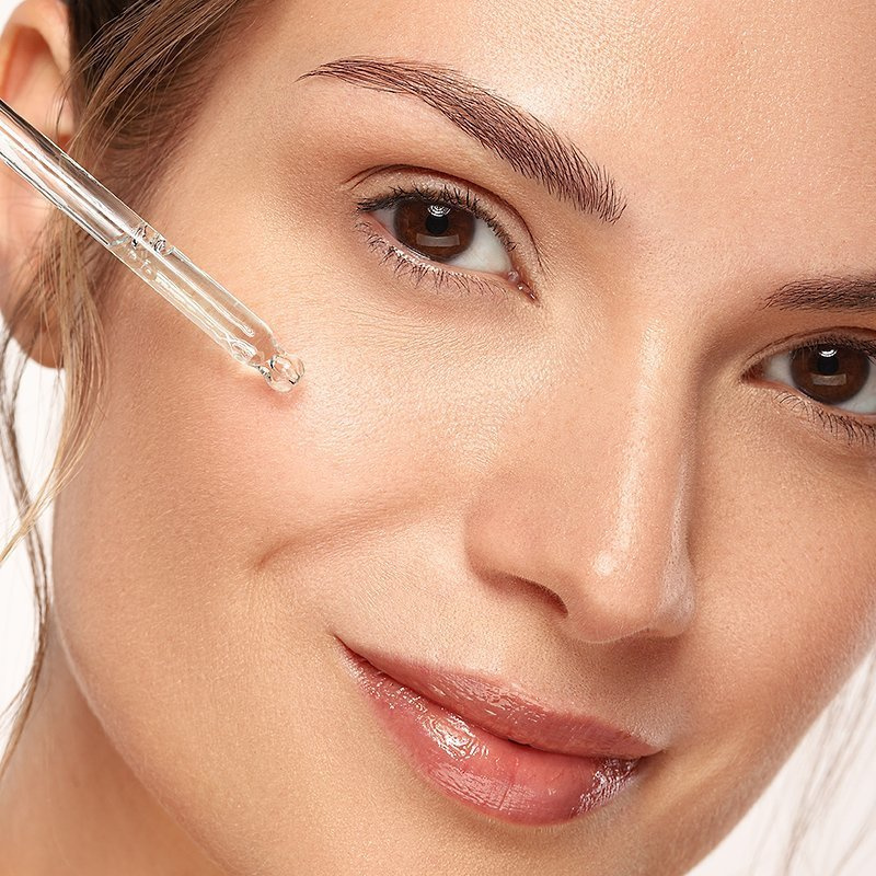 Eveline Face Therapy Serum Shot Kuracja 10% Niacynamid na Twarz Szyję i Dekolt 30ml