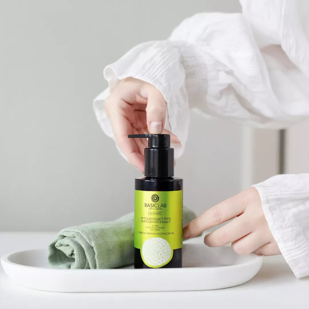 BasicLab Smoothing Micro-Exfoliating Fluid with 2% BHA for Problematic Skin 100ml