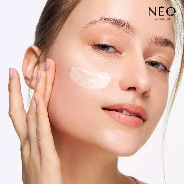 Neo Makeup Intense Serum Rozświetlająco - Nawilżająca Lekka Baza pod Makijaż Glowing Effect 30ml