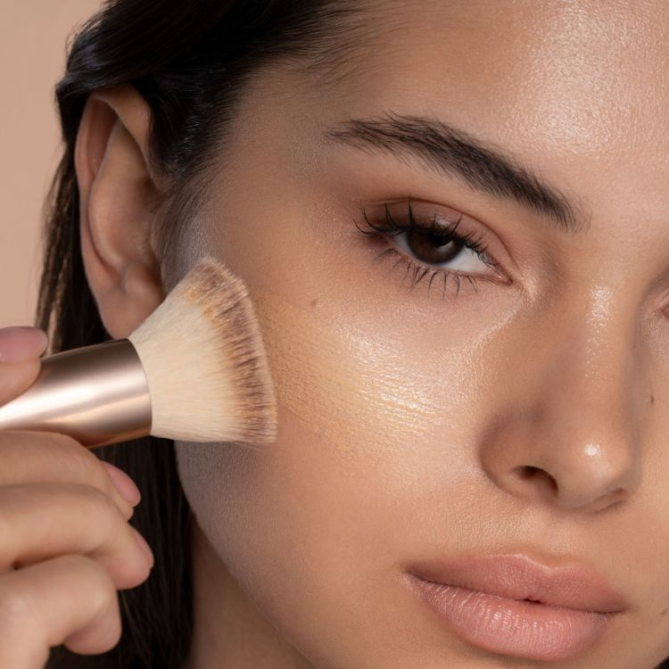 Bielenda Flawless Glow Wielofunkcyjna Baza i Podkład Rozświetlający 01 Ivory 30ml