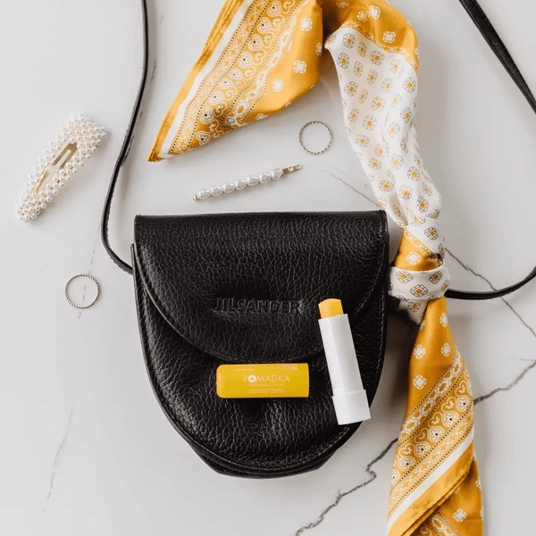 BasicLab Familias Moisturizing Lip Balm 4g