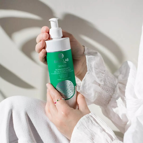 BasicLab Normalizujący Żel Oczyszczający dla Skóry Tłustej Trądzikowej i Wrażliwej 300ml
