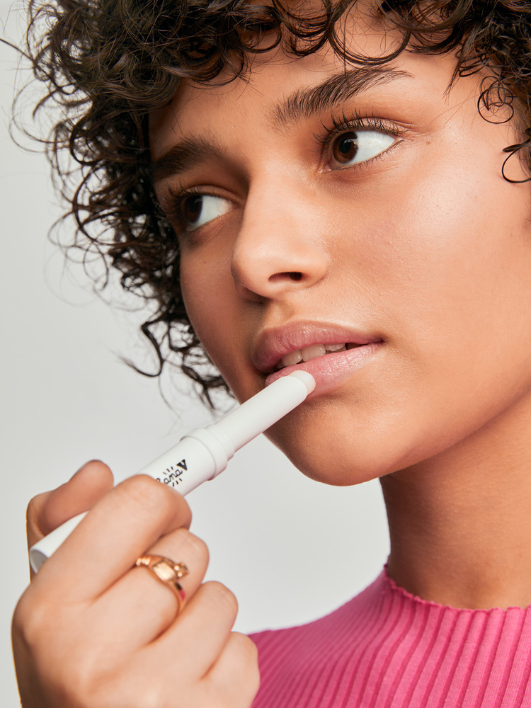 Yope Feels Comfy Lana V Nourishing Lip Balm 2.5g